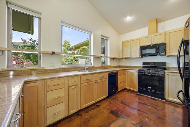 130 Westwood Street, Ashland, OR 97520