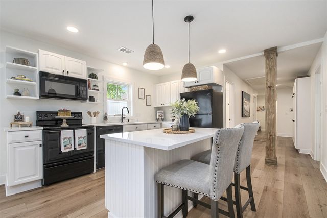 121 S Barker Street, New Buffalo, MI 49117