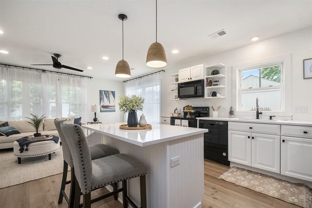 121 S Barker Street, New Buffalo, MI 49117