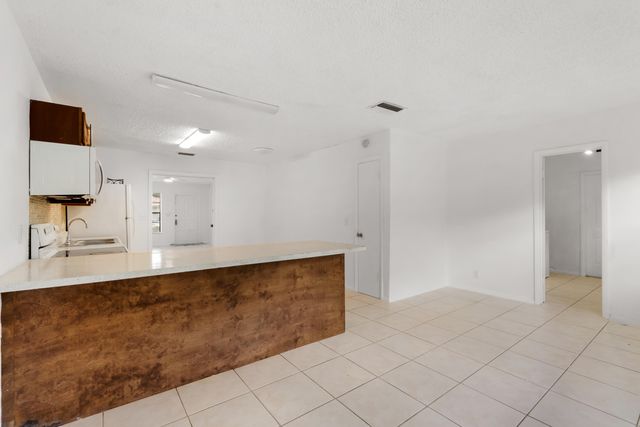 4108 NW 79th Avenue 1, Coral Springs, FL 33065