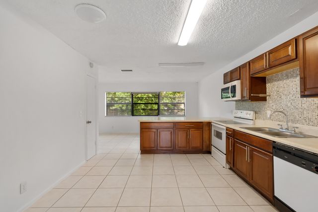 4108 NW 79th Avenue 1, Coral Springs, FL 33065