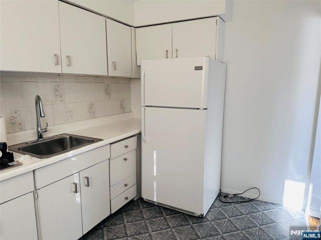 1163 Valley Road 18, Wayne, NJ 07470