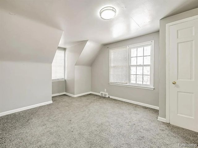 9744 Lakepointe Street, Detroit, MI 48224