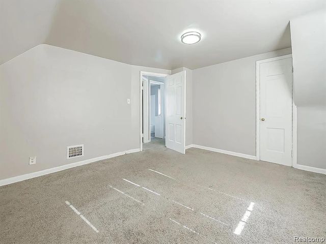 9744 Lakepointe Street, Detroit, MI 48224