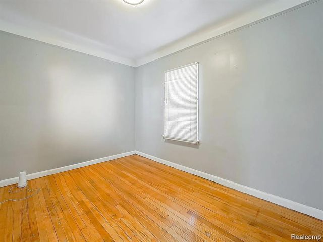 9744 Lakepointe Street, Detroit, MI 48224