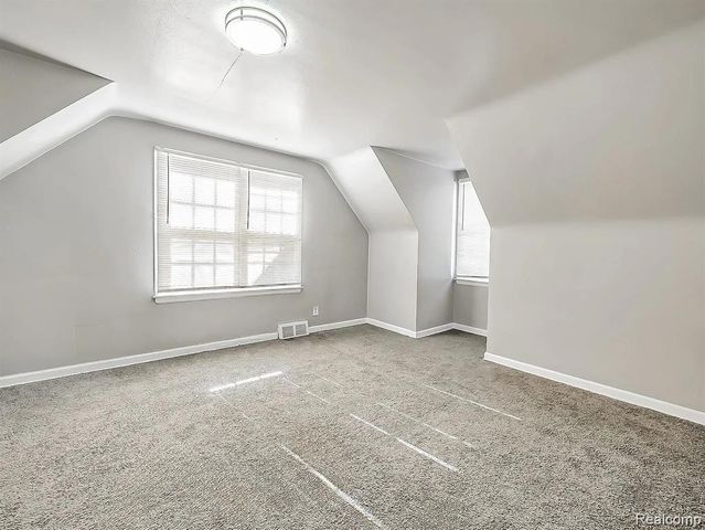 9744 Lakepointe Street, Detroit, MI 48224