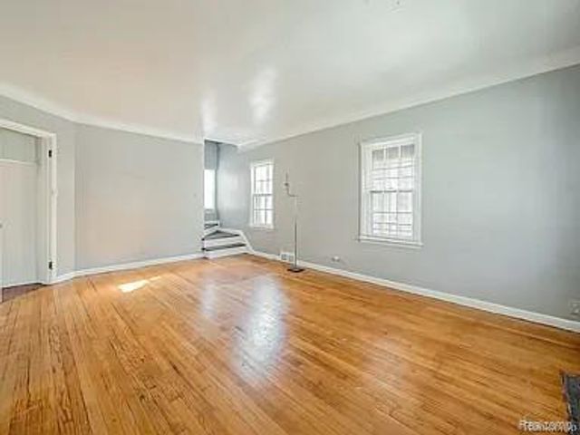 9744 Lakepointe Street, Detroit, MI 48224