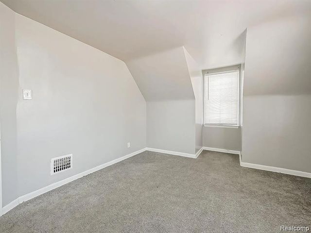 9744 Lakepointe Street, Detroit, MI 48224