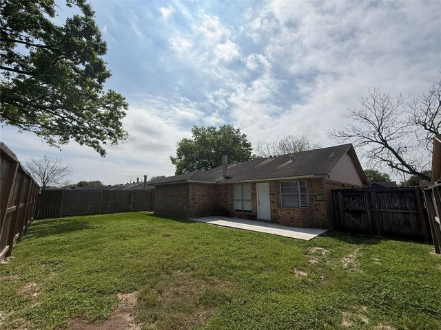 4223 Steep Rock Drive, Pasadena, TX 77504