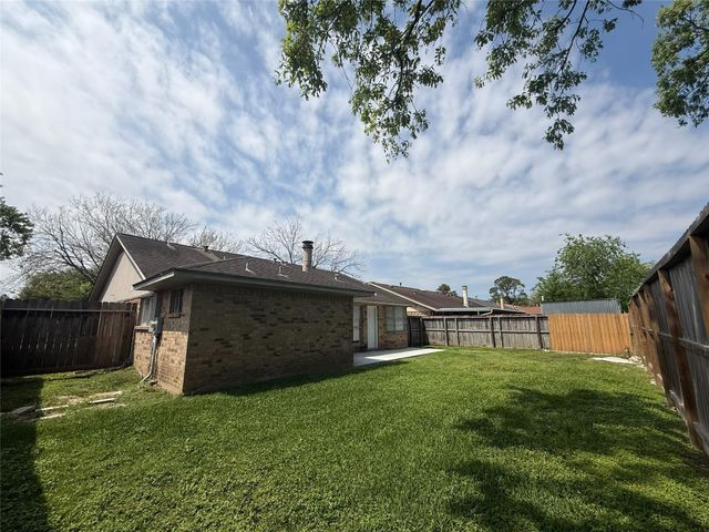 4223 Steep Rock Drive, Pasadena, TX 77504