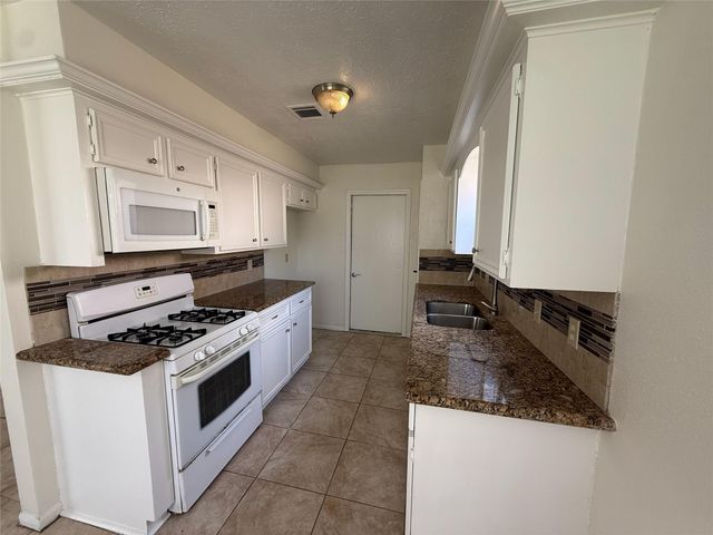 4223 Steep Rock Drive, Pasadena, TX 77504