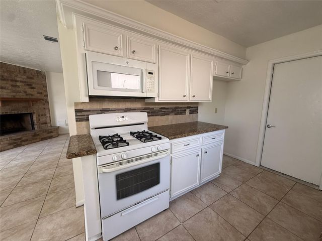 4223 Steep Rock Drive, Pasadena, TX 77504