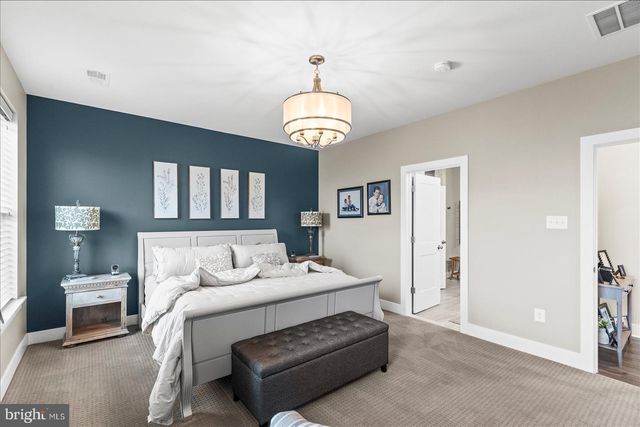 18 BROOMSEDGE LN, Gettysburg, PA 17325