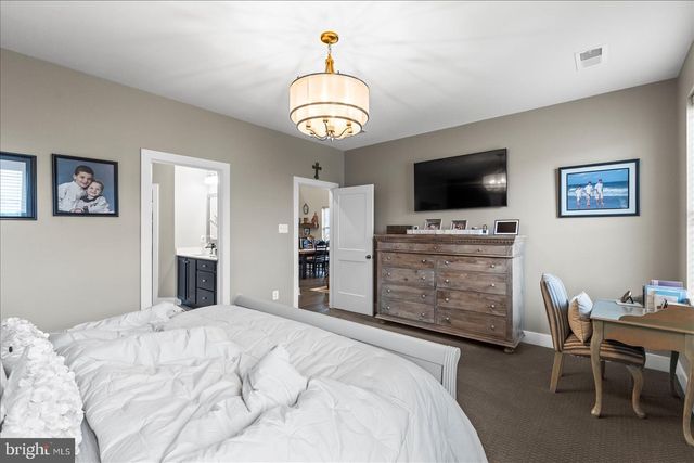 18 BROOMSEDGE LN, Gettysburg, PA 17325