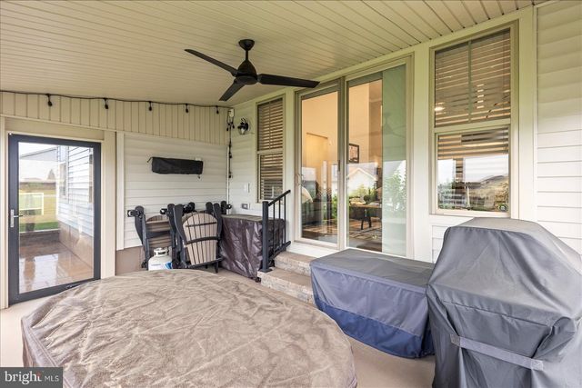 18 BROOMSEDGE LN, Gettysburg, PA 17325