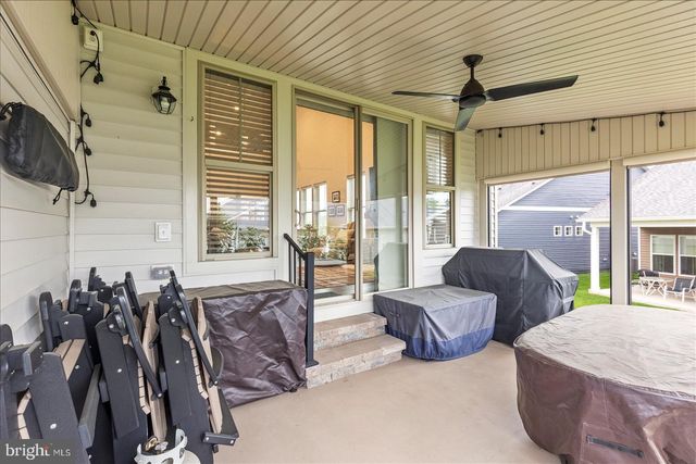 18 BROOMSEDGE LN, Gettysburg, PA 17325