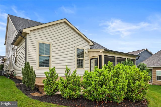 18 BROOMSEDGE LN, Gettysburg, PA 17325