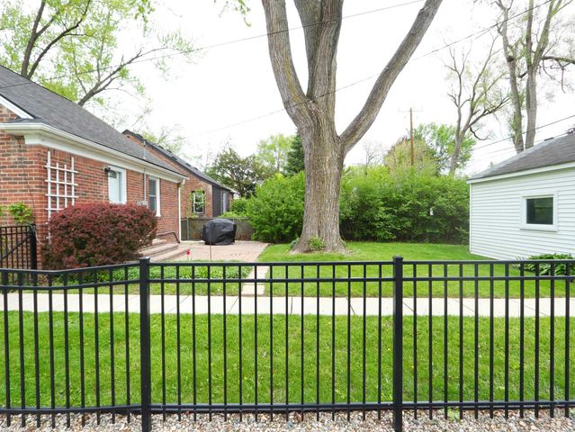 19904 Wakenden Street, Redford Twp, MI 48240