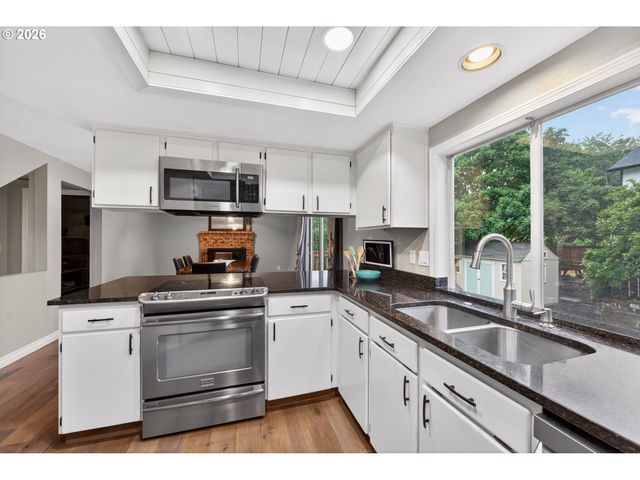200 SHAW St, Fairview, OR 97024