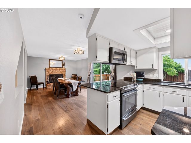 200 SHAW St, Fairview, OR 97024
