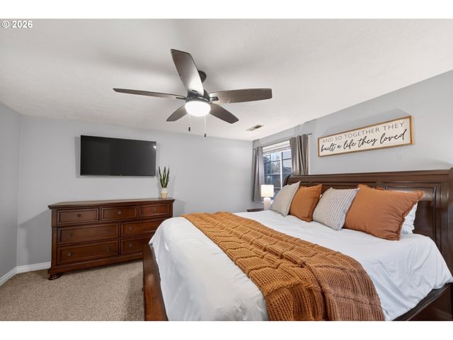 200 SHAW St, Fairview, OR 97024