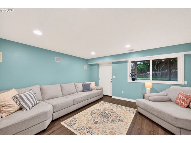 200 SHAW St, Fairview, OR 97024