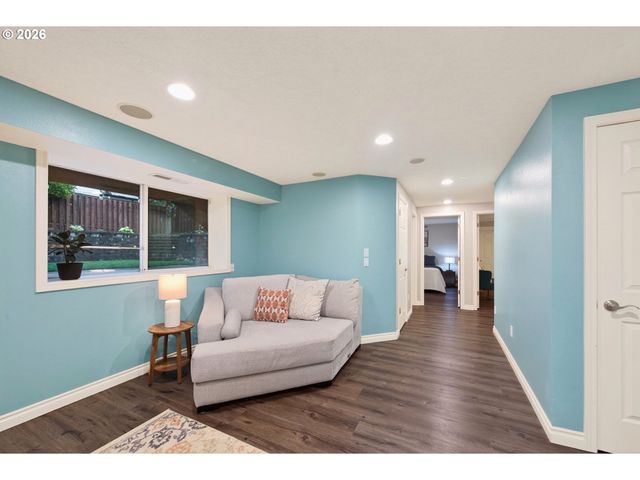 200 SHAW St, Fairview, OR 97024