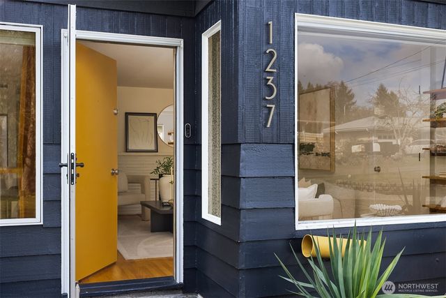 1237 SW 118th Street, Burien, WA 98146