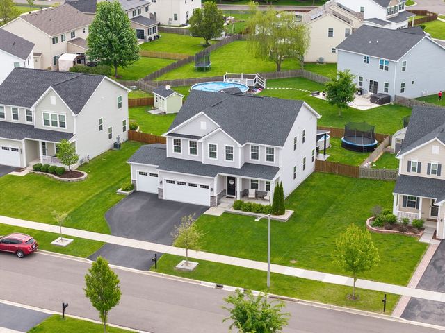 3335 Big Bend Drive, Montgomery, IL 60538