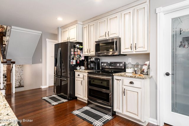 969 John Henry Rd, Taylorsville, KY 40071