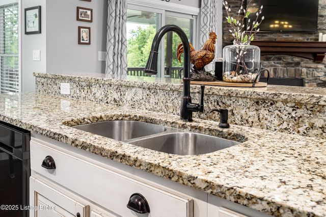 969 John Henry Rd, Taylorsville, KY 40071