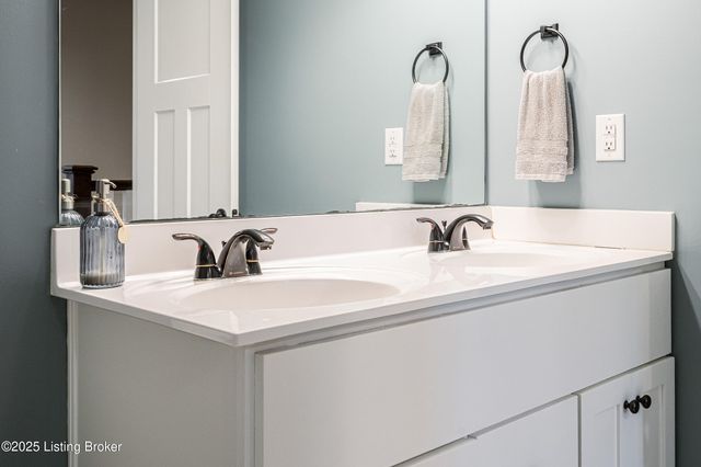 969 John Henry Rd, Taylorsville, KY 40071