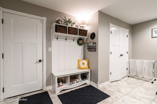 969 John Henry Rd, Taylorsville, KY 40071