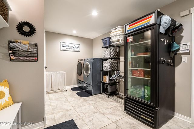 969 John Henry Rd, Taylorsville, KY 40071