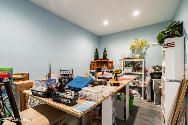 969 John Henry Rd, Taylorsville, KY 40071