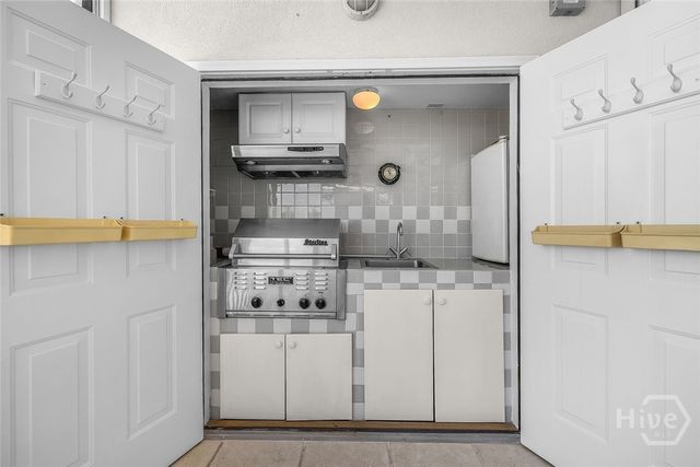 2902 River Drive B-301, Savannah, GA 31404