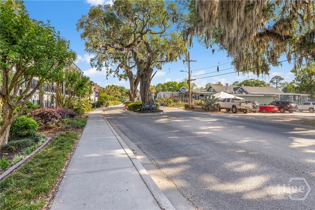 2902 River Drive B-301, Savannah, GA 31404