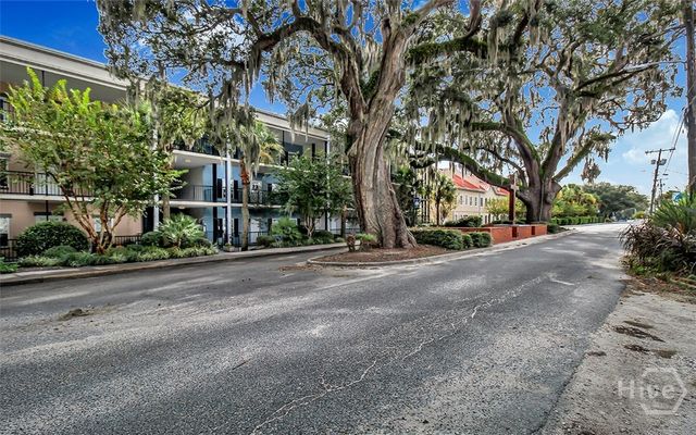 2902 River Drive B-301, Savannah, GA 31404