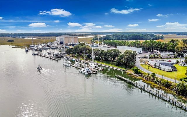 2902 River Drive B-301, Savannah, GA 31404