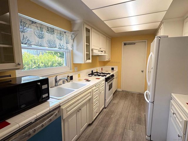 12040 Callado Rd, San Diego, CA 92128