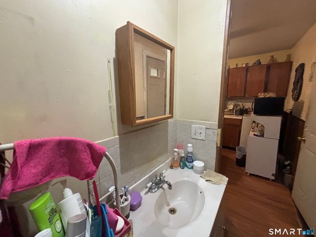 70 East Dover Street, Waterbury, CT 06706