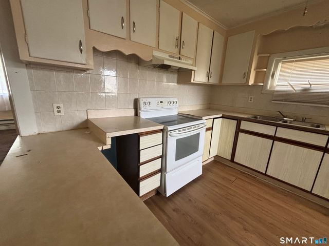70 East Dover Street, Waterbury, CT 06706