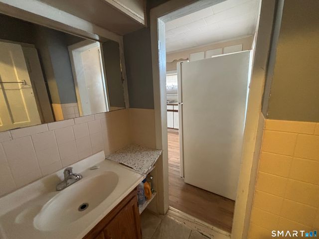 70 East Dover Street, Waterbury, CT 06706