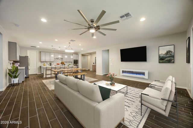 12515 W TUCKEY Lane, Glendale, AZ 85307