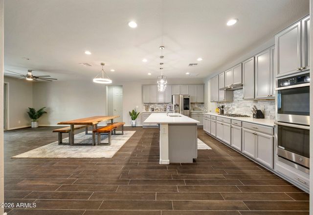 12515 W TUCKEY Lane, Glendale, AZ 85307