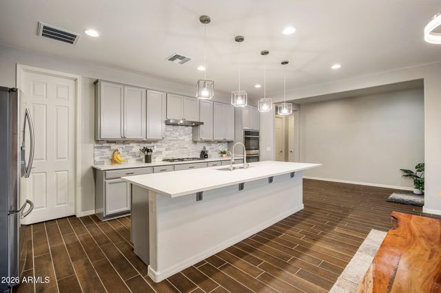 12515 W TUCKEY Lane, Glendale, AZ 85307