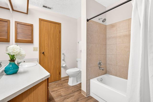 2536 Trotterslane Drive, Columbus, OH 43235