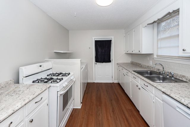 1520 N Avalon Circle, Charleston, SC 29407