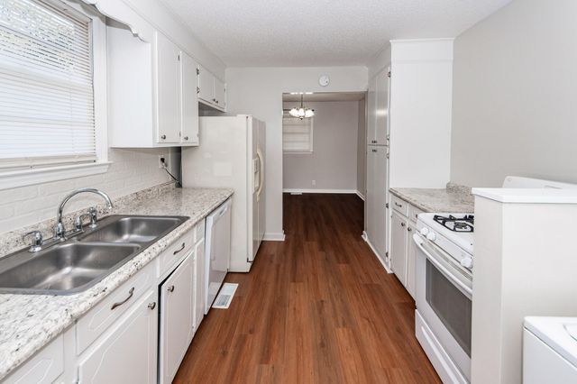 1520 N Avalon Circle, Charleston, SC 29407