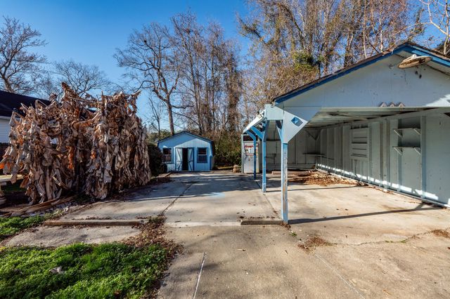 1520 N Avalon Circle, Charleston, SC 29407